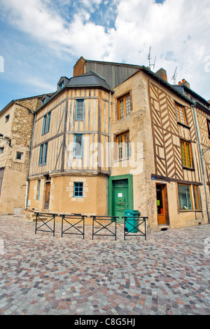 Maison à colombages historique et magasins, Ferté Bernard ; Département de la Sarthe ; . France ; Europe Banque D'Images