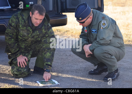 Mission de formation entre les membres de l'équipage B-1 Lancer et contrôleurs de la finale de l'attaque conjointe du Canada Banque D'Images