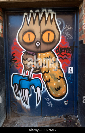 Street Art Par Dscreet, Owl peint dans une embrasure, Spitalfields, Londres, Royaume-Uni. Banque D'Images