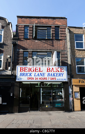 Brick Lane Beigel Bake, ouvert 24 heures par jour 7 jours par semaine, Londres, Angleterre, Royaume-Uni. Banque D'Images