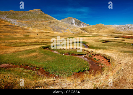 Verliga, les sources d'Acheloos (aussi connu comme 'Aspropotamos'), région de montagnes Pindos, Trikala, Thessalie, Grèce Banque D'Images