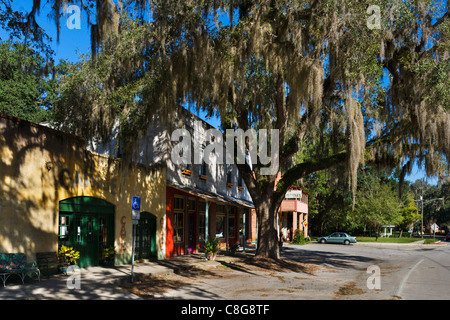 Rue principale de la vieille ville historique de Micanopy, North Central Florida, USA Banque D'Images