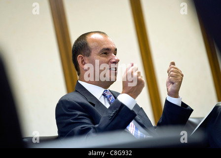 C Michael Woodford, ancien président, directeur général et chef de l'Olympus Corp., parle au cours d'une entrevue au siège de la société à Tokyo, Japon le 29 août 2011. Banque D'Images