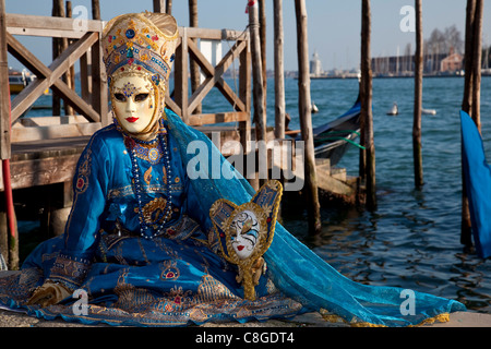 Masques et costumes de carnaval de Venise pendant, Venise, UNESCO World Heritage Site, Veneto, Italie Banque D'Images