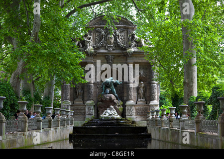 Fontaine de Médicis, le Jardin du Luxembourg, Paris, France Banque D'Images