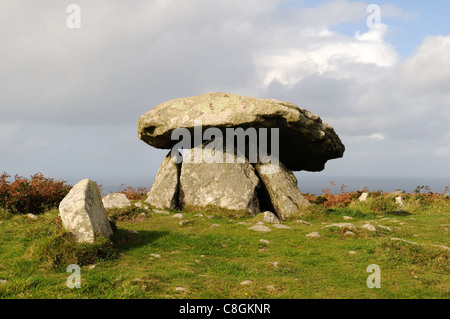 Chun Quoit tombe mégalithique Penwith Chun Downs Cornwall England UK GO Banque D'Images