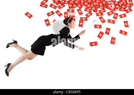 Businesswoman envoyer des enveloppes rouges chinois Banque D'Images