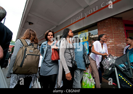 High street of Brixton sud de Londres Banque D'Images