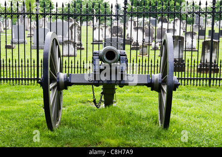 La guerre civile cannon at Gettysburg cemetery Banque D'Images