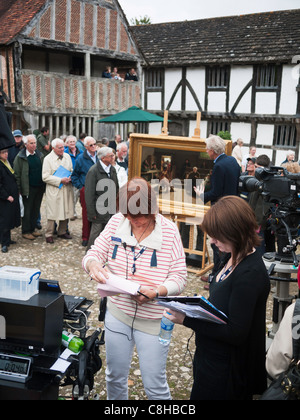 Tournage de l'émission de télévision de la BBC l'Antique Roadshow au Weald et Downland Open Air Museum, Chichester, West Sussex UK Banque D'Images