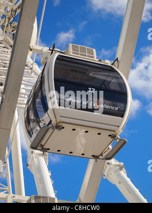 Gondola sur la roue de Brighton - aussi connu sous le nom de "la roue de l'excellence" - une nouvelle attraction sur le front de mer de Brighton Banque D'Images