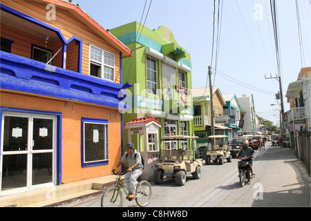 Pescador Drive, San Pedro town, Ambergris Caye (aka La Isla Bonita), barrière de corail, Belize, Caraïbes, Amérique Centrale Banque D'Images