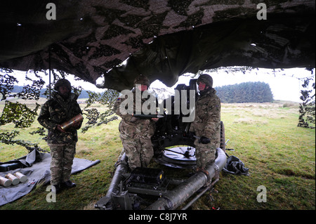 L118 canon léger 105mm tirées par bean 4 Regiment RA au Pays de Galles Banque D'Images