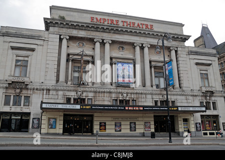 L'Empire Theatre de Liverpool Lime Street, et la route de Londres, Liverpool, Merseyside, Angleterre. Banque D'Images