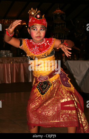 Jeune danseur Legong Balinais Banque D'Images