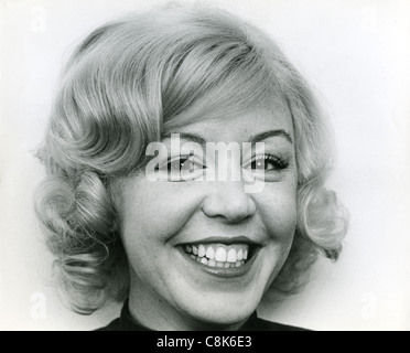 KATHY KIRBY (1938-2011) Chanteuse pop anglaise en novembre 1963. Photo Tony Gale Banque D'Images