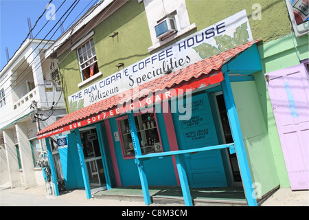 Rhum spécialité boutique, Pescador Drive, San Pedro, Ambergris Caye (aka La Isla Bonita), barrière de corail, Belize, Caraïbes, Amérique Centrale Banque D'Images