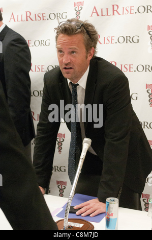 L'acteur Matthew Perry assiste à l'Association nationale des professionnels de la toxicomanie, et la maison, de traitement et de récupération d'information Caucus sur les tribunaux et les tribunaux de traitement des anciens combattants : une solution éprouvée au service du Budget des anciens combattants sur la colline du Capitole à Washington D.C. le jeudi 27 octobre, 2 Banque D'Images