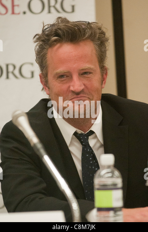 L'acteur Matthew Perry assiste à l'Association nationale des professionnels de la toxicomanie, et la maison, de traitement et de récupération d'information Caucus sur les tribunaux et les tribunaux de traitement des anciens combattants : une solution éprouvée au service du Budget des anciens combattants sur la colline du Capitole à Washington D.C. le jeudi 27 octobre, 2 Banque D'Images
