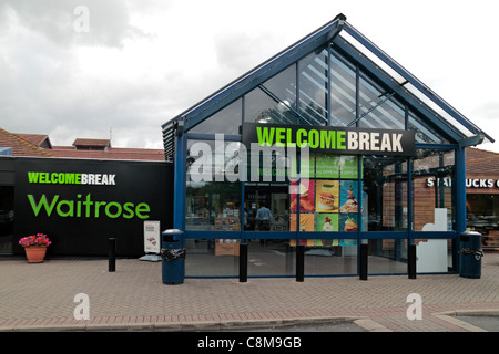 L'entrée de la station Welcome Break (southbound M40) près de Warwick, Warwickshire, UK Banque D'Images