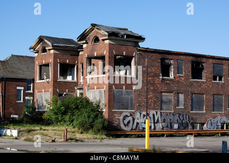 Immeuble d'appartements vacants brûlées Detroit Michigan USA Banque D'Images