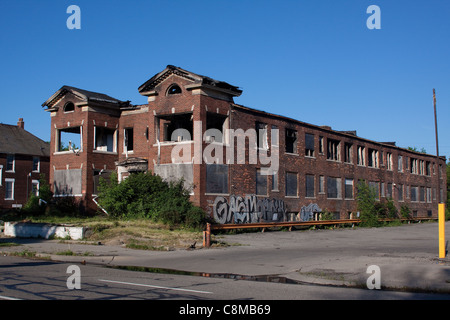 Immeuble d'appartements vacants brûlées Detroit Michigan USA Banque D'Images