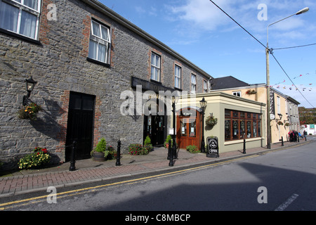 Le Royal Spa Hotel sur la rue principale à Lisdoonvarna Matchmaking lors du célèbre Festival Banque D'Images