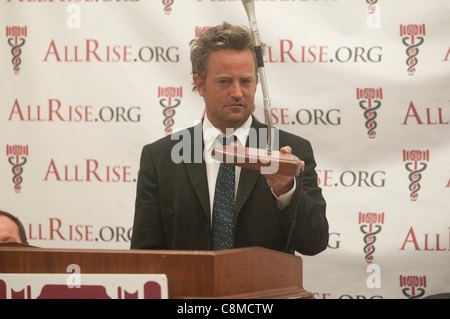 L'acteur Matthew Perry parle au cours de l'Association nationale des professionnels de la toxicomanie, et la maison, de traitement et de récupération d'information Caucus sur les tribunaux et les tribunaux de traitement des anciens combattants : une solution éprouvée au service du Budget des anciens combattants sur la colline du Capitole à Washington D.C. Le vendredi 16 septembre Banque D'Images