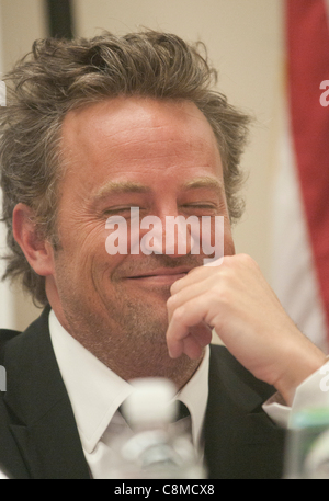 L'acteur Matthew Perry assiste à l'Association nationale des professionnels de la toxicomanie, et la maison, de traitement et de récupération d'information Caucus sur les tribunaux et les tribunaux de traitement des anciens combattants : une solution éprouvée au service du Budget des anciens combattants sur la colline du Capitole à Washington D.C. le jeudi 27 octobre, 2 Banque D'Images
