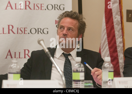 L'acteur Matthew Perry assiste à l'Association nationale des professionnels de la toxicomanie, et la maison, de traitement et de récupération d'information Caucus sur les tribunaux et les tribunaux de traitement des anciens combattants : une solution éprouvée au service du Budget des anciens combattants sur la colline du Capitole à Washington D.C. le jeudi 27 octobre, 2 Banque D'Images