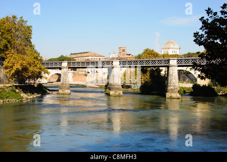 Palatino bridge et la Synagogue - Rome, Italie Banque D'Images