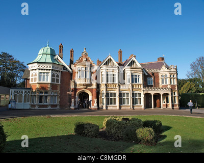 L'hôtel particulier, Bletchley Park, Bletchley. Accueil du code de la DEUXIÈME GUERRE MONDIALE ayant fait les disjoncteurs et autres codes d'Enigma. Banque D'Images