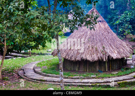 Maison indienne dans "Pueblito" un site archéologique au parc national Tayrona' ', Colombie Banque D'Images
