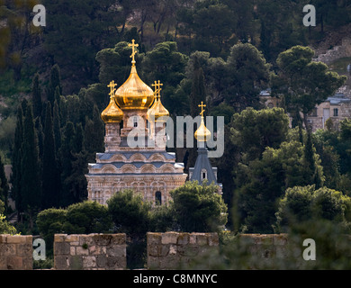 La belle en forme de dôme , oignon , Eglise Orthodoxe Russe de Maria de Magdala, sur les pentes du mont des Oliviers à Jérusalem. Banque D'Images