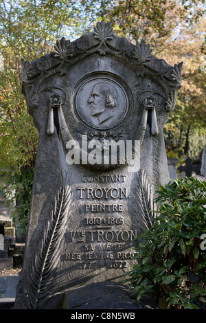 Tombe du célèbre peintre Constant Troyon, cimetière de Montmartre, Paris, France Banque D'Images