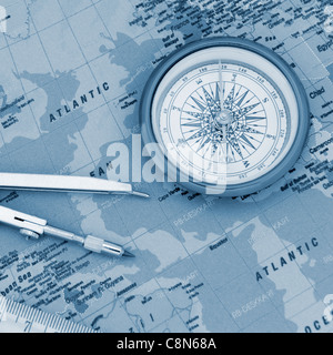 Billet d'objets. libre. La carte, une règle, un compas et divider Banque D'Images