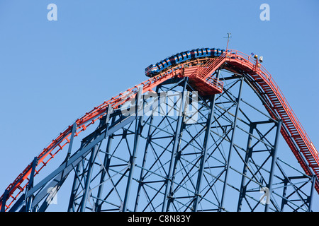 Le Grand rollercoaster à Blackpool Pleasure Beach, Blackpool, Royaume-Uni Banque D'Images