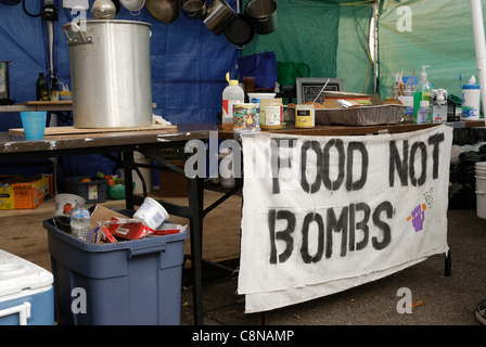 27 octobre 2011 -occuper camp de protestation de Vancouver continue à croître en nombre depuis sa 15 octobre 2011 occupation de la galerie d'art motif au centre-ville de ville de Vancouver. Banque D'Images