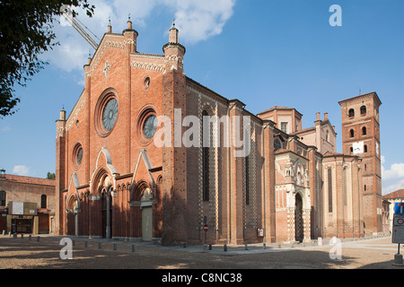 L'Italie, Piémont, Asti, de style romano-gothique Cathédrale de Santa Maria Assunta Banque D'Images