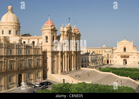 Italie, Sicile, Noto, la Piazza Municipio, Duomo Banque D'Images