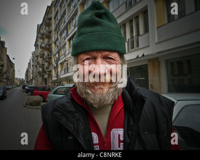 Le révérend Gabor Ivanyi l'espoir des pauvres sans-abri hongrois à Budapest Banque D'Images