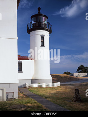 AA04226-02.....WASHINGTON - Admiralty Head Lighthouse en parc d'état de Fort Casey dans Whidby Island. Banque D'Images