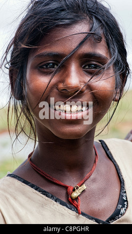 Pauvre Jeune fille rue basse caste indien Banque D'Images