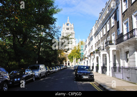 Thurloe Square montrant V&A Museum, Kensington, quartier royal de Kensington et Chelsea, Londres, Angleterre, Royaume-Uni Banque D'Images