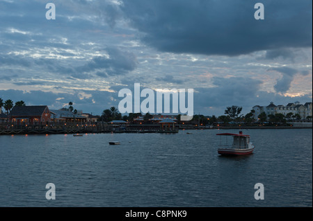 Cherry Lake Lake Sumter situé dans les villages, en Floride, USA. Une communauté de retraite de golf pour 55 ans et plus. Banque D'Images