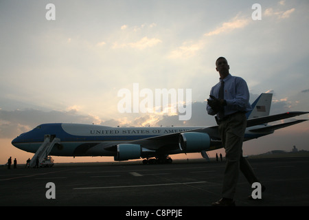 Air Force un avion à l'aéroport Ruzyne de Prague, en République tchèque, le 4 avril 2009. Banque D'Images