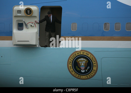 Porte ouverte de l'avion Air Force One à l'aéroport de Ruzyne à Prague (République tchèque) le 4 avril 2009. La photo a été prise lors de la visite du président américain Barack Obama en République tchèque en avril 2009. Banque D'Images