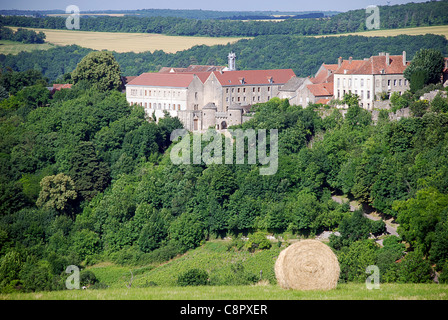 France, Bourgogne, Flavigny-sur-Ozerain, Abbaye de Flavigny Banque D'Images