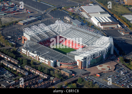 Vue aérienne du stade de football Old Trafford, domicile du Manchester United FC Banque D'Images