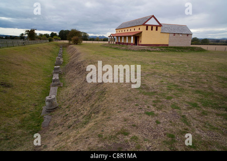 Une maison de ville romaine reconstruite à Wroxeter créé en utilisant des méthodes traditionnelles en 2010 Banque D'Images